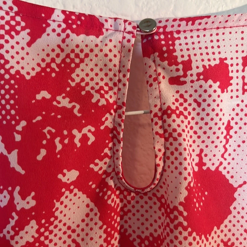 Like new Motherhood Maternity bright pink and white loose cap sleeve blouse - Picture 4 of 6